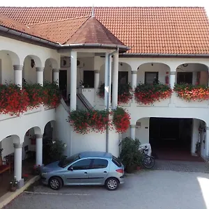 Eden Panzio Nocleg ze śniadaniem Eger